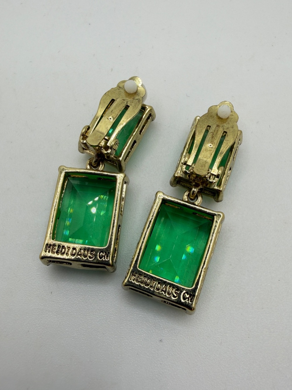 Heidi Daus "HOT ROCKS" Erinite Glass and gold tone CLIP ON earrings! - Picture 9 of 14